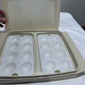 Vintage Tupperware Deviled Egg Set